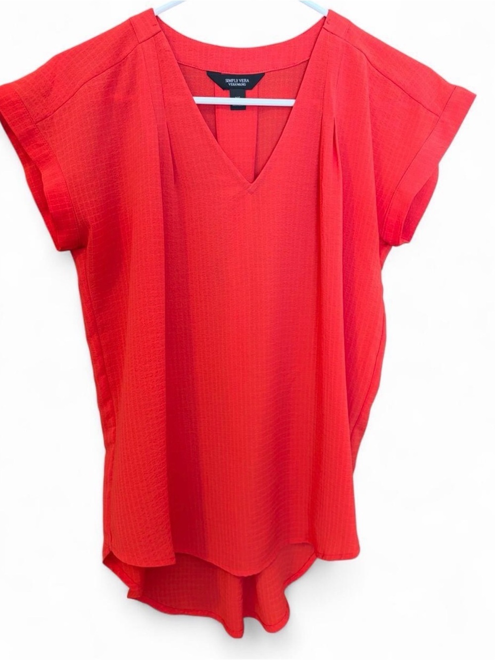 Simply Vera Wang XS women’s red blouse t-shirt v-neck workwear dressy